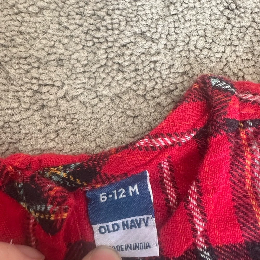 Infant girls Old Navy romper 6–12 mths nwt